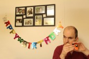 Herr Anton Pump versucht sich als Geburtstags-Fotograf
