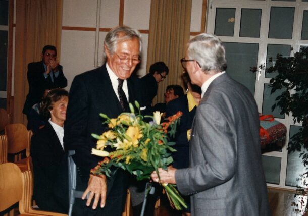 1994: Dr. Karl Müller wird geschäftsführender Vizepräsident, da Dr. Prinz seine Präsidentenfunktion aufgrund eines Herzinfarktes ruhend stellen musste